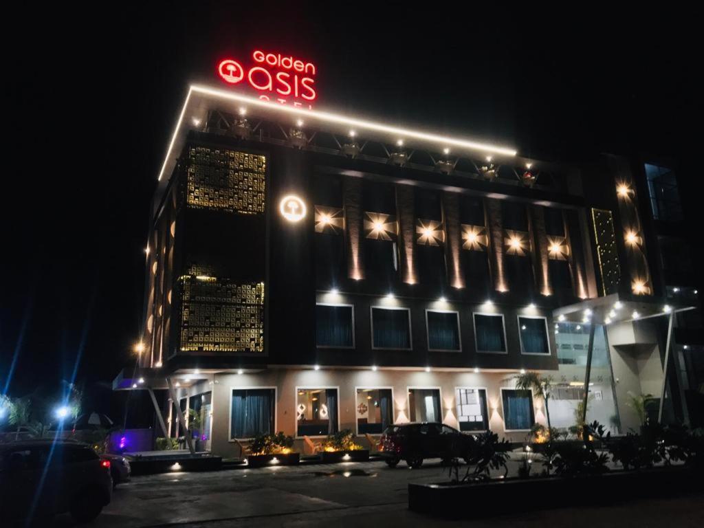 Golden Oasis Hotel Mahesana Exterior foto